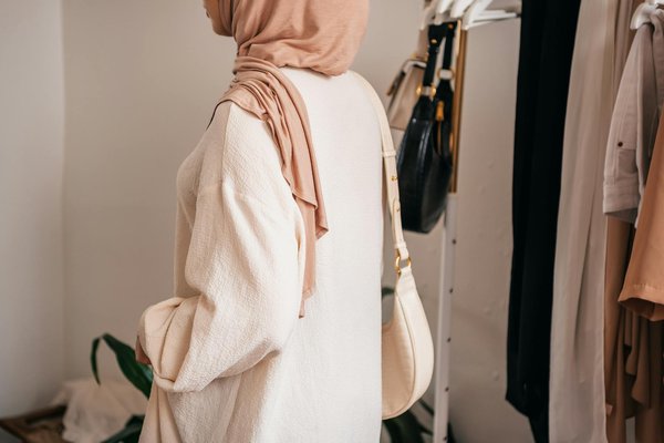 What are the benefits of sports tourism in the UK?